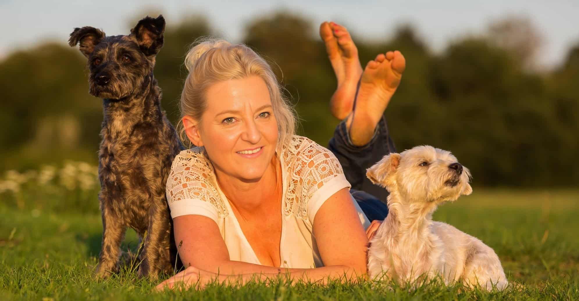sian-with-dogs